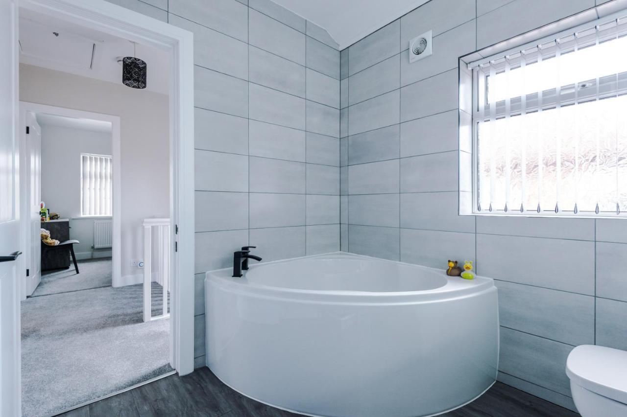 Sandileigh House By Yourstays - Luxurious 3 Bedroom House In Олтрингем Экстерьер фото