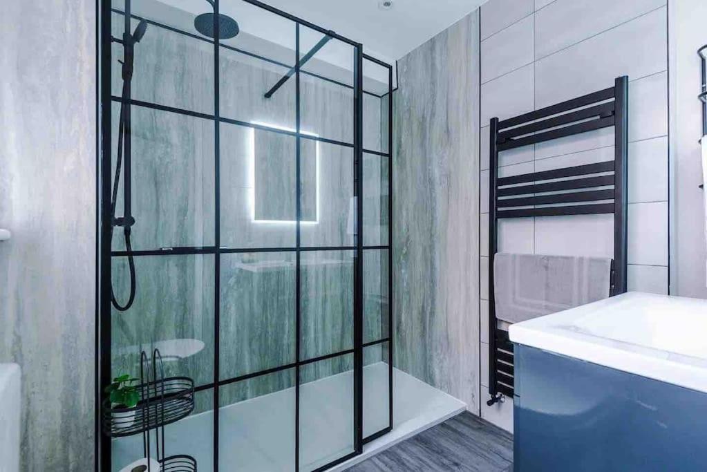 Sandileigh House By Yourstays - Luxurious 3 Bedroom House In Олтрингем Экстерьер фото