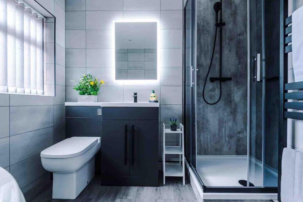 Sandileigh House By Yourstays - Luxurious 3 Bedroom House In Олтрингем Экстерьер фото