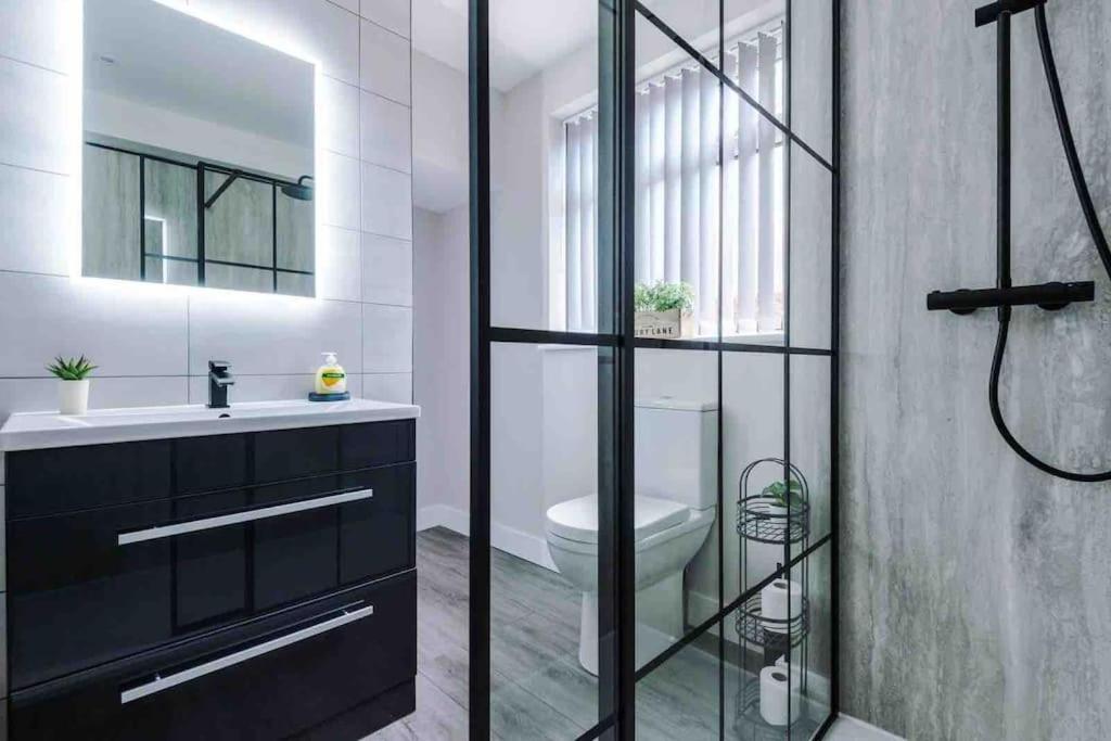 Sandileigh House By Yourstays - Luxurious 3 Bedroom House In Олтрингем Экстерьер фото