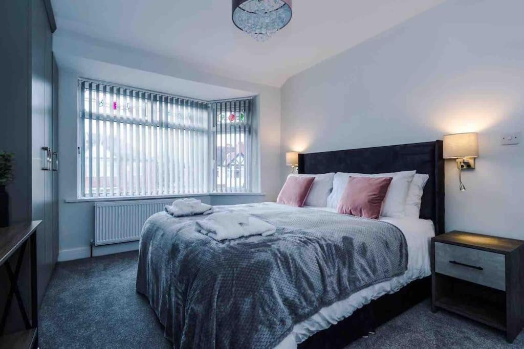 Sandileigh House By Yourstays - Luxurious 3 Bedroom House In Олтрингем Экстерьер фото