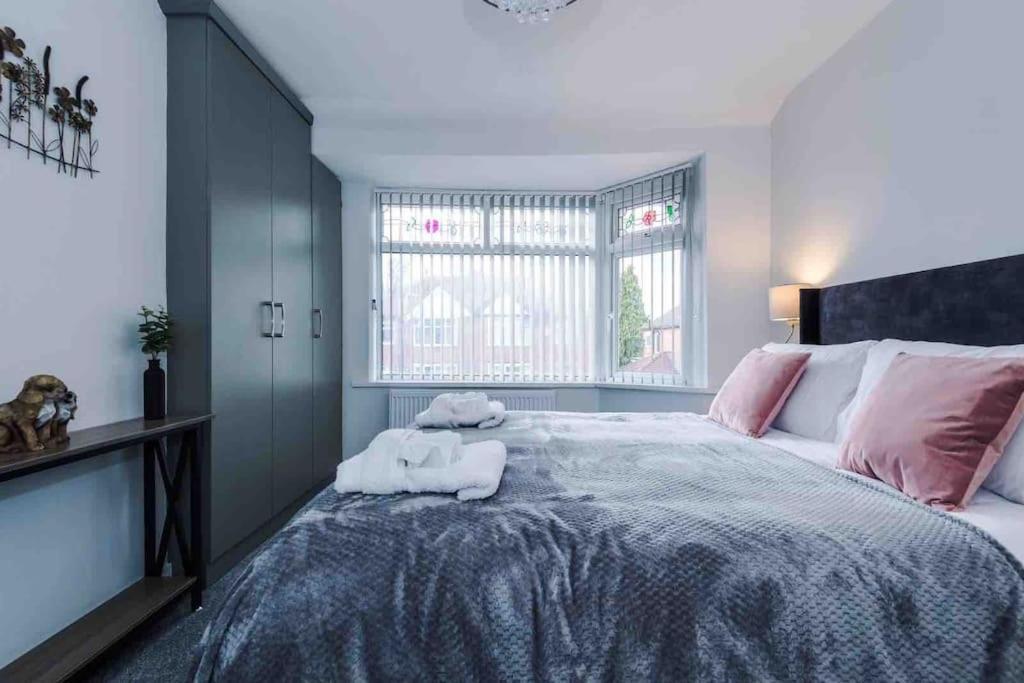 Sandileigh House By Yourstays - Luxurious 3 Bedroom House In Олтрингем Экстерьер фото